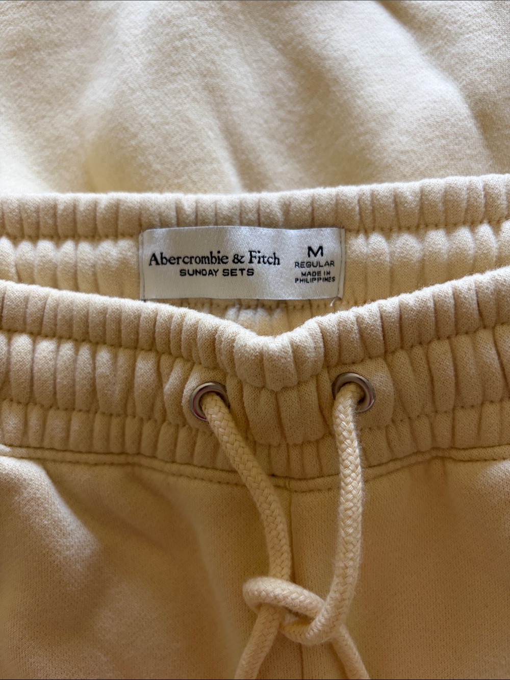 NWT Abercrombie & Fitch Sunday Sets Butter Yellow Drawstring Sweatsuit - Picture 3 of 7